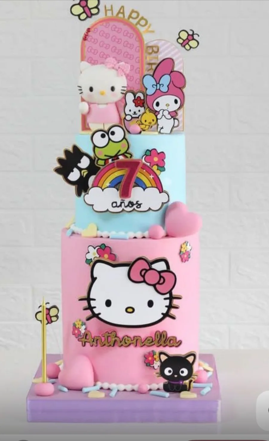 Custom designed cake by Dolce Bite Miami